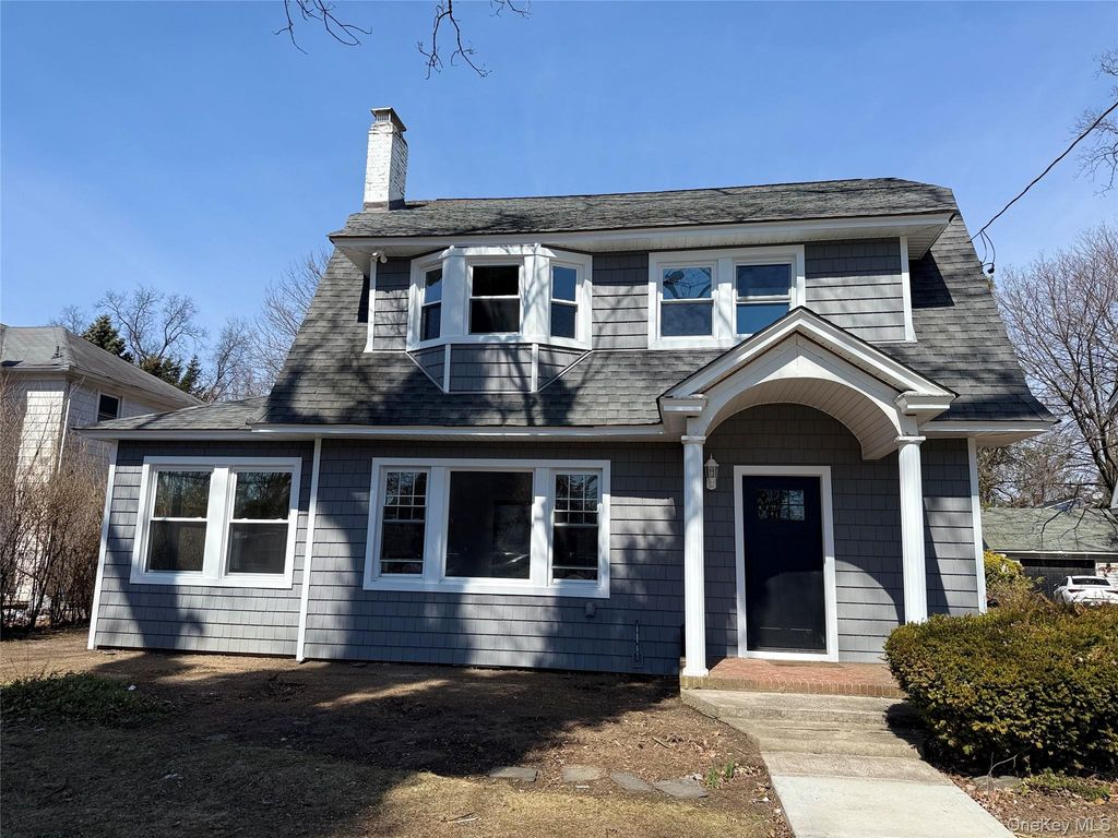 120 Lena Avenue, Freeport, NY 11520