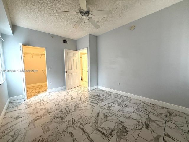 2015 SE 10th Avenue 127, Fort Lauderdale, FL 33316
