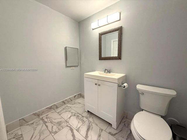 2015 SE 10th Avenue 127, Fort Lauderdale, FL 33316
