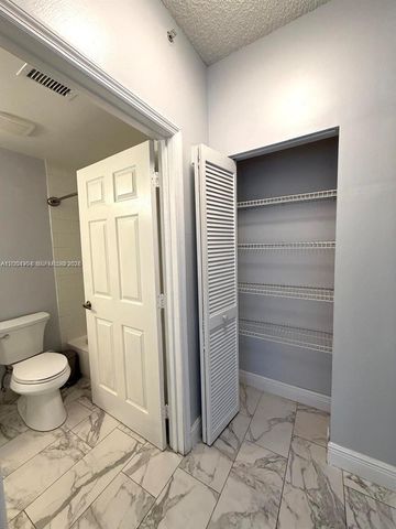 2015 SE 10th Avenue 127, Fort Lauderdale, FL 33316