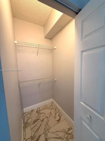 2015 SE 10th Avenue 127, Fort Lauderdale, FL 33316