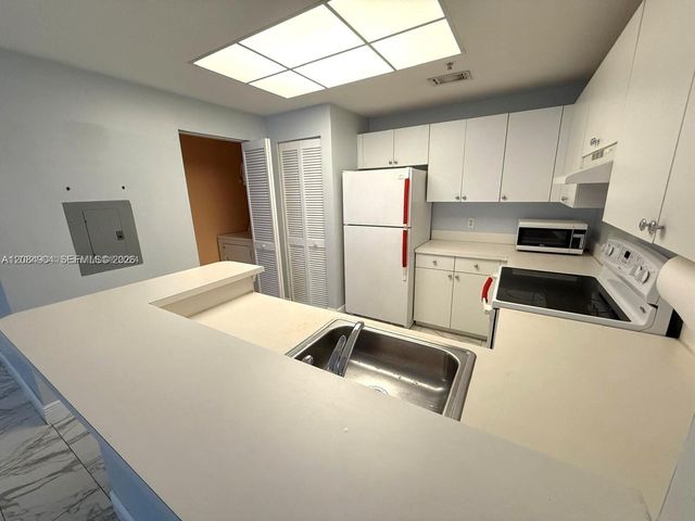 2015 SE 10th Avenue 127, Fort Lauderdale, FL 33316