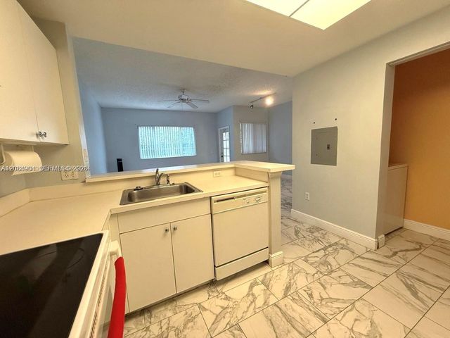 2015 SE 10th Avenue 127, Fort Lauderdale, FL 33316