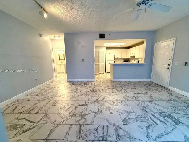 2015 SE 10th Avenue 127, Fort Lauderdale, FL 33316