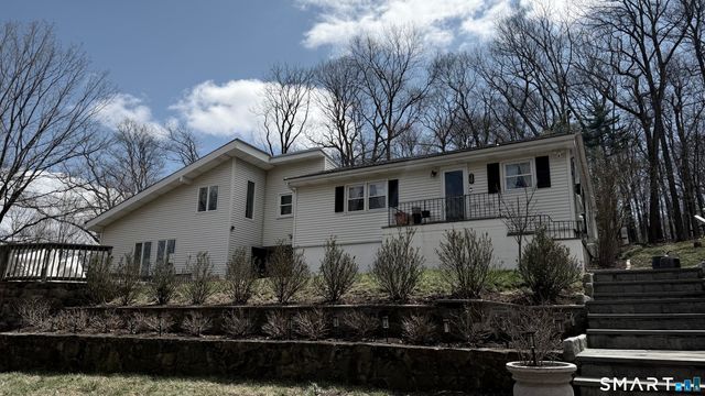 39 Candle Hill Road, New Fairfield, CT 06812