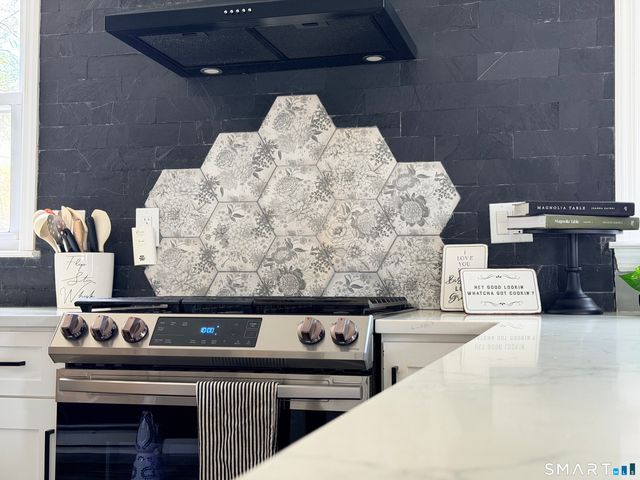 39 Candle Hill Road, New Fairfield, CT 06812