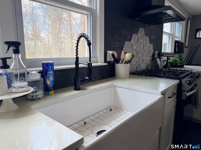 39 Candle Hill Road, New Fairfield, CT 06812