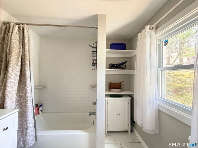 39 Candle Hill Road, New Fairfield, CT 06812