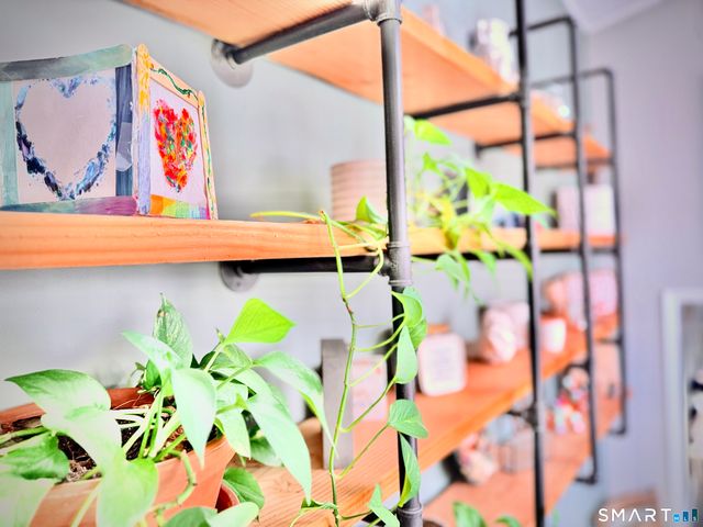 39 Candle Hill Road, New Fairfield, CT 06812