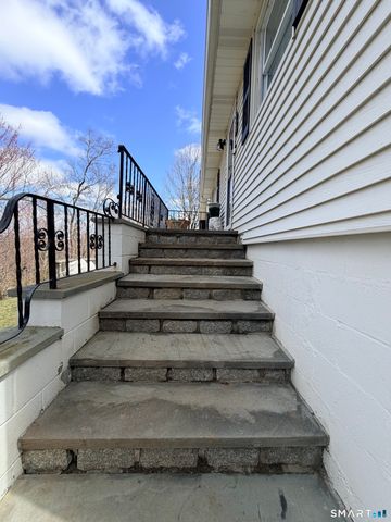 39 Candle Hill Road, New Fairfield, CT 06812