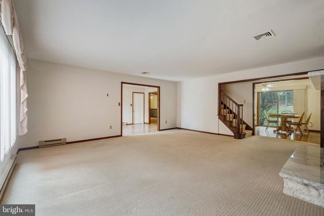 169 E MOUNTAIN RD, Hillsborough, NJ 08844