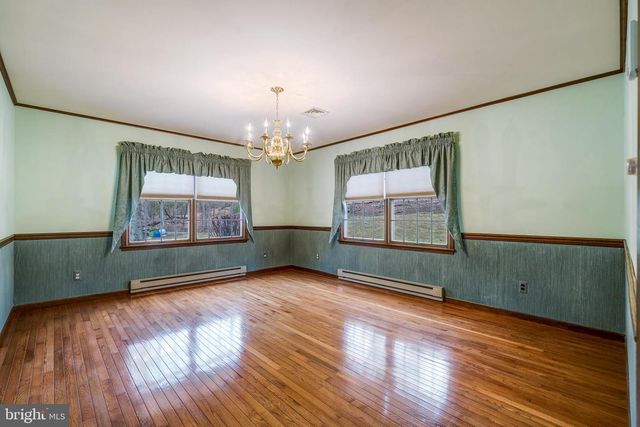 169 E MOUNTAIN RD, Hillsborough, NJ 08844