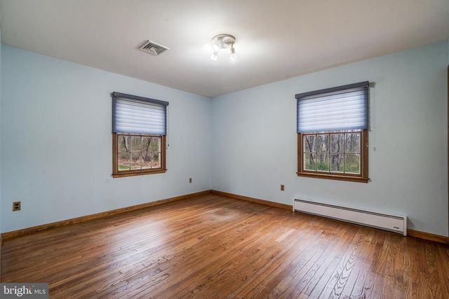 169 E MOUNTAIN RD, Hillsborough, NJ 08844