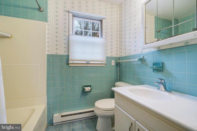 169 E MOUNTAIN RD, Hillsborough, NJ 08844