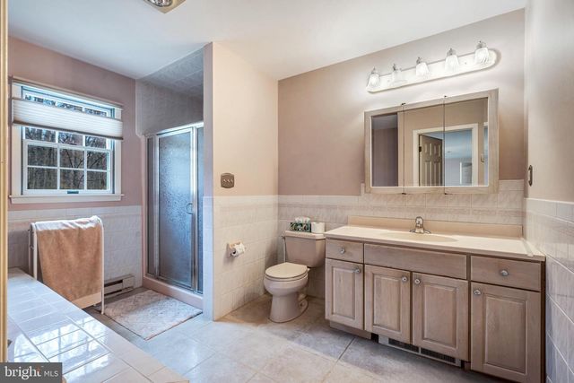 169 E MOUNTAIN RD, Hillsborough, NJ 08844