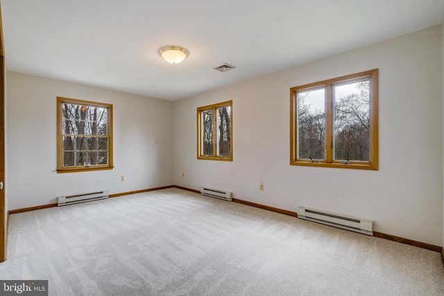 169 E MOUNTAIN RD, Hillsborough, NJ 08844