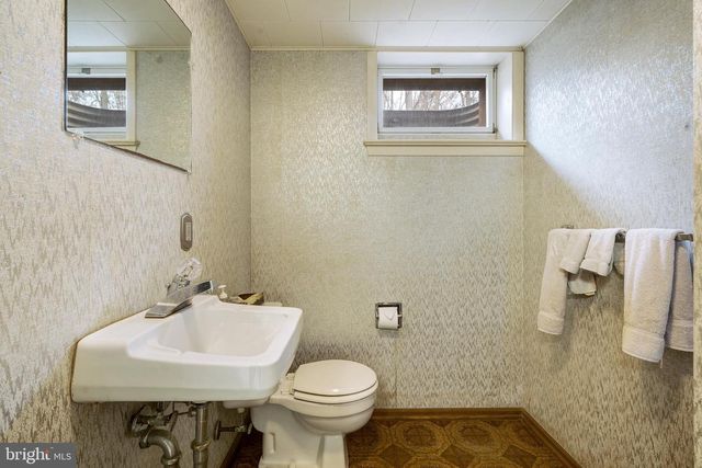 169 E MOUNTAIN RD, Hillsborough, NJ 08844