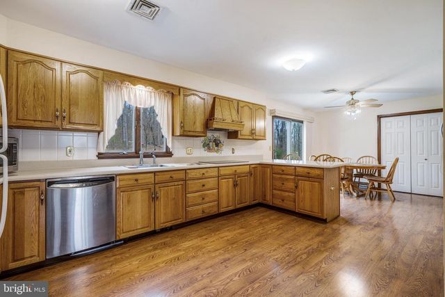 169 E MOUNTAIN RD, Hillsborough, NJ 08844