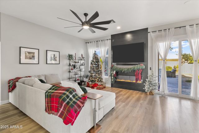 230 E ARABIAN Drive, Gilbert, AZ 85296