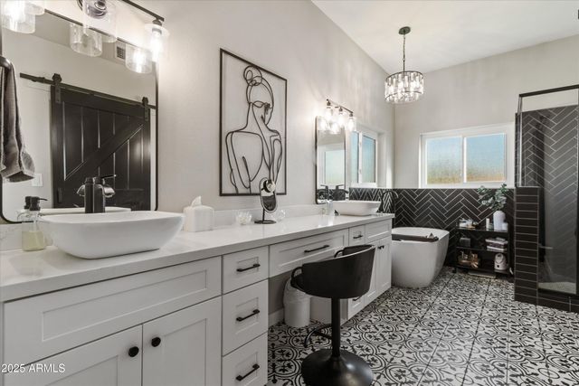 230 E ARABIAN Drive, Gilbert, AZ 85296