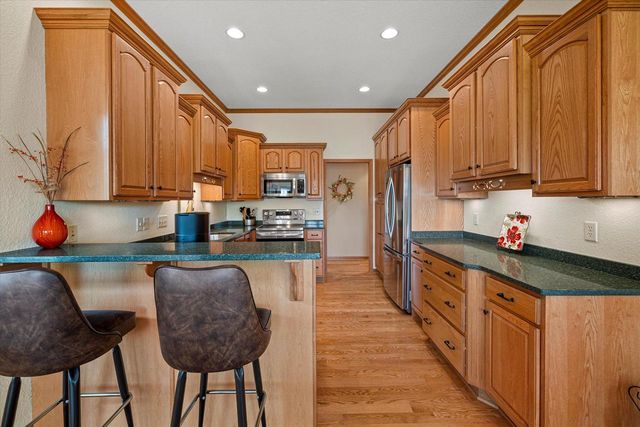 1855 River Lakes ROAD S, Oconomowoc, WI 53066