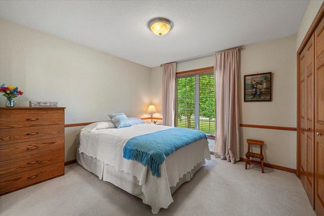 1855 River Lakes ROAD S, Oconomowoc, WI 53066