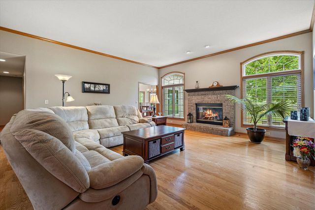 1855 River Lakes ROAD S, Oconomowoc, WI 53066