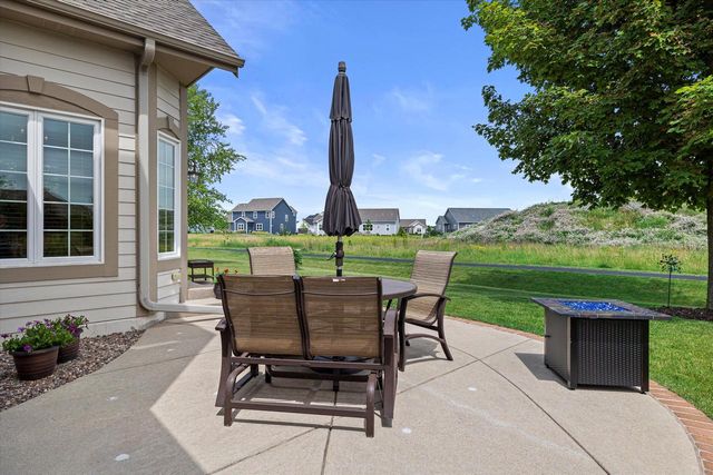 1855 River Lakes ROAD S, Oconomowoc, WI 53066