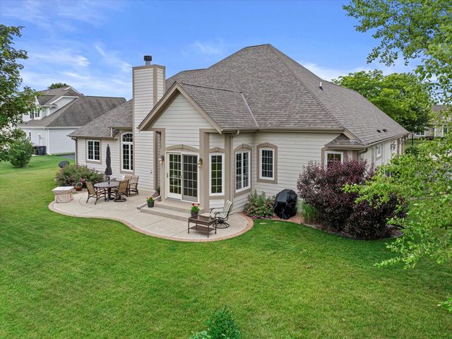 1855 River Lakes ROAD S, Oconomowoc, WI 53066