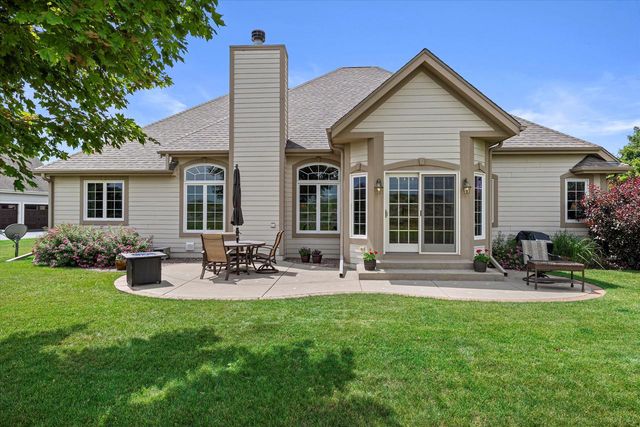 1855 River Lakes ROAD S, Oconomowoc, WI 53066