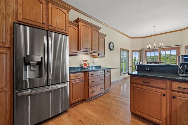 1855 River Lakes ROAD S, Oconomowoc, WI 53066