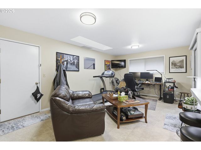 7505 Sw HYLAND Way, Beaverton, OR 97008
