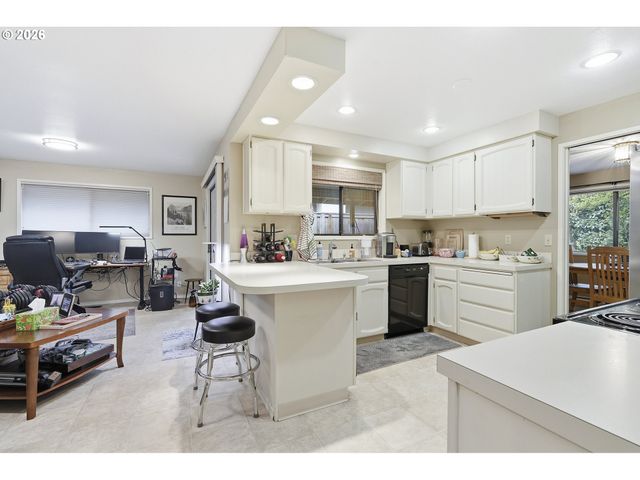 7505 Sw HYLAND Way, Beaverton, OR 97008