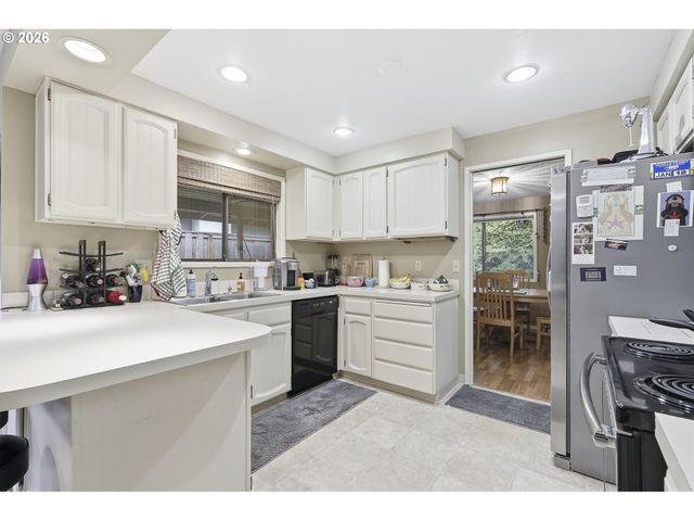 7505 Sw HYLAND Way, Beaverton, OR 97008