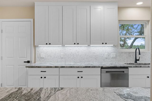 900 Morgan Hill DR, Dripping Springs, TX 78620