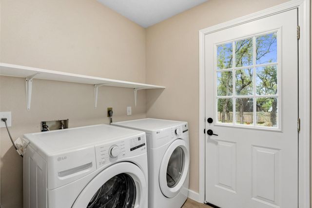 900 Morgan Hill DR, Dripping Springs, TX 78620