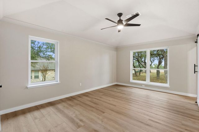 900 Morgan Hill DR, Dripping Springs, TX 78620