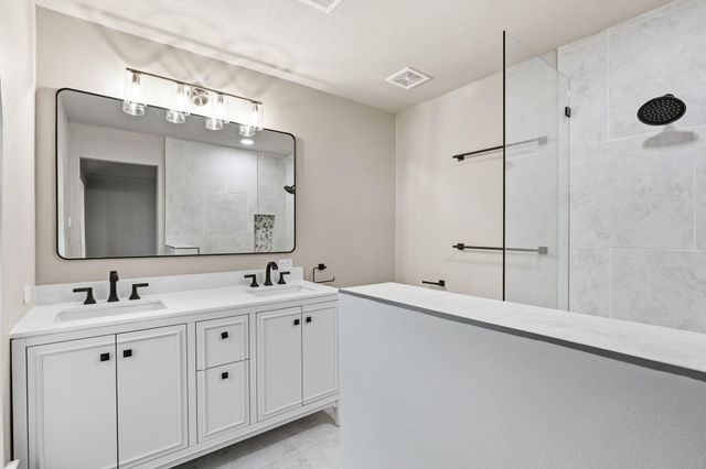 900 Morgan Hill DR, Dripping Springs, TX 78620
