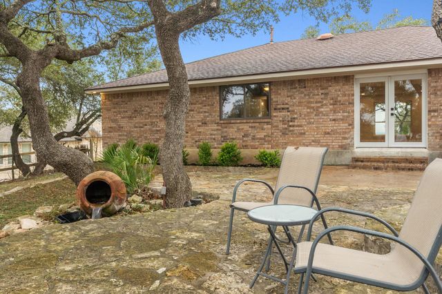 900 Morgan Hill DR, Dripping Springs, TX 78620