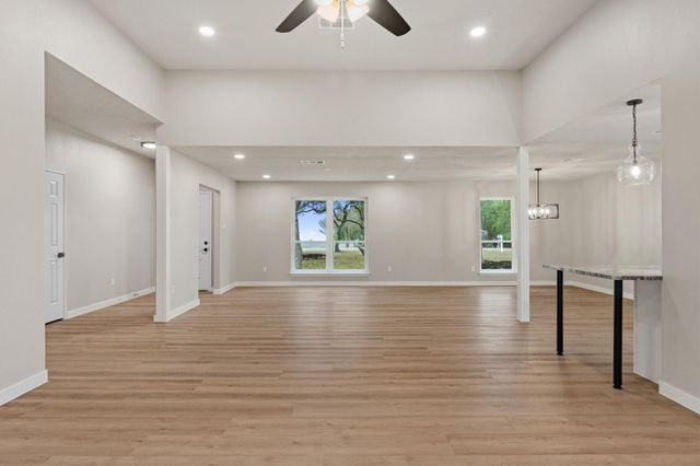 900 Morgan Hill DR, Dripping Springs, TX 78620
