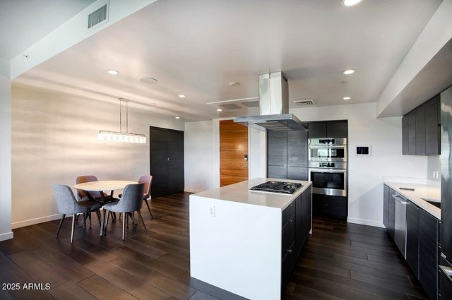 200 W PORTLAND Street 820, Phoenix, AZ 85003