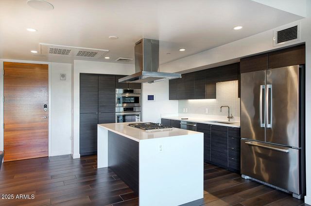 200 W PORTLAND Street 820, Phoenix, AZ 85003