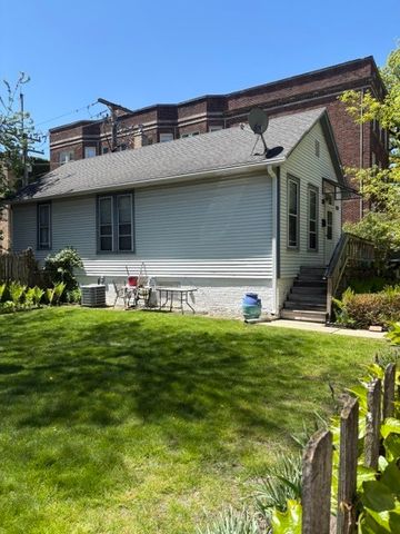 810 Simpson Street, Evanston, IL 60201