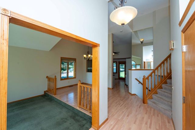 973 Wildflower Court, Eagan, MN 55123