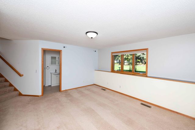 973 Wildflower Court, Eagan, MN 55123