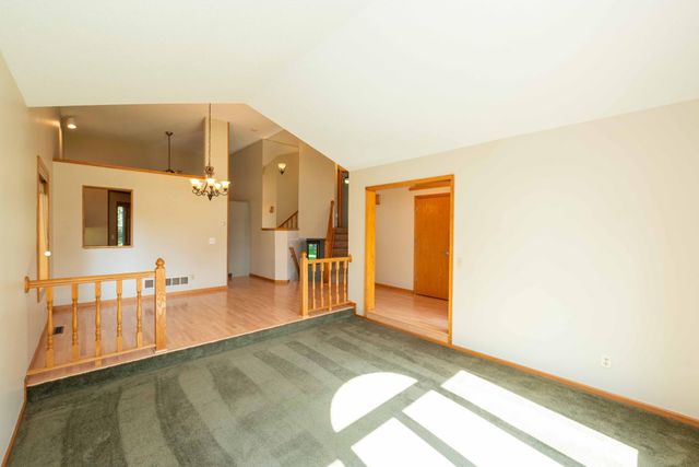 973 Wildflower Court, Eagan, MN 55123