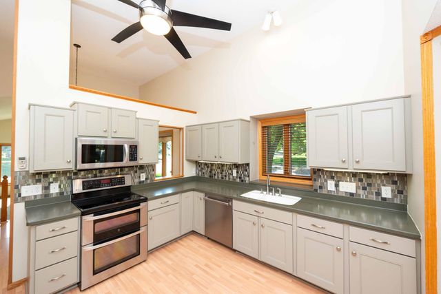 973 Wildflower Court, Eagan, MN 55123