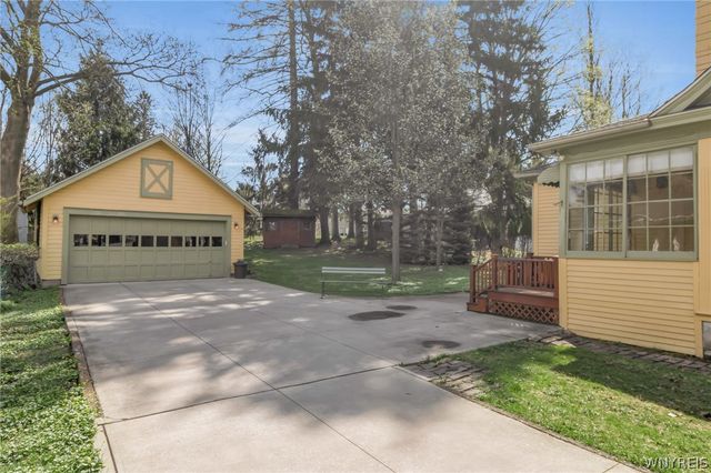 65 Potter Avenue, Orchard Park, NY 14127