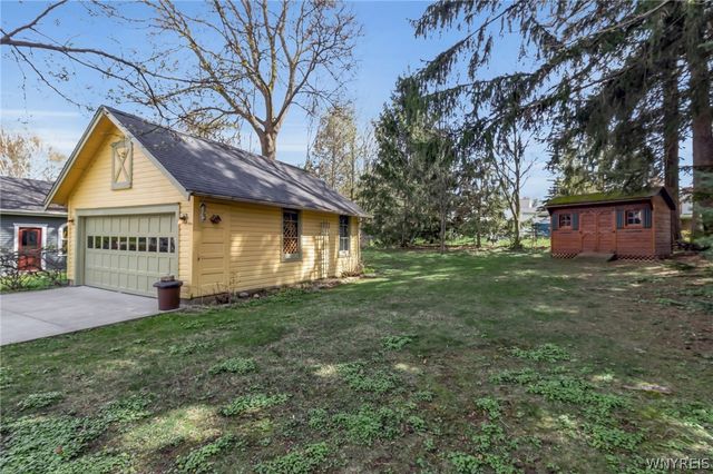 65 Potter Avenue, Orchard Park, NY 14127