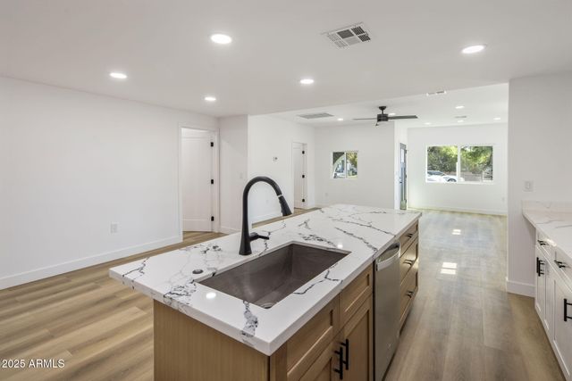 1440 E PIERCE Street, Phoenix, AZ 85006